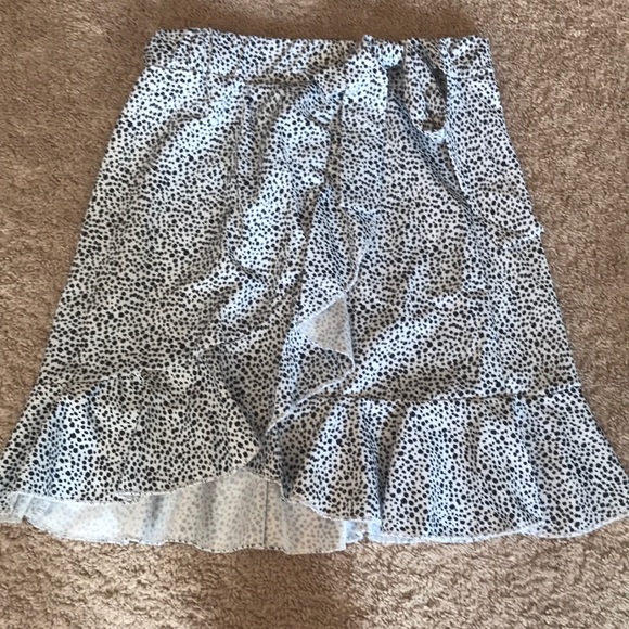 Dresses & Skirts - Skirt ✨